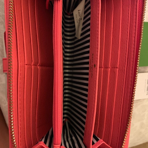 Kate Spade Wallet - Picture 3 of 5